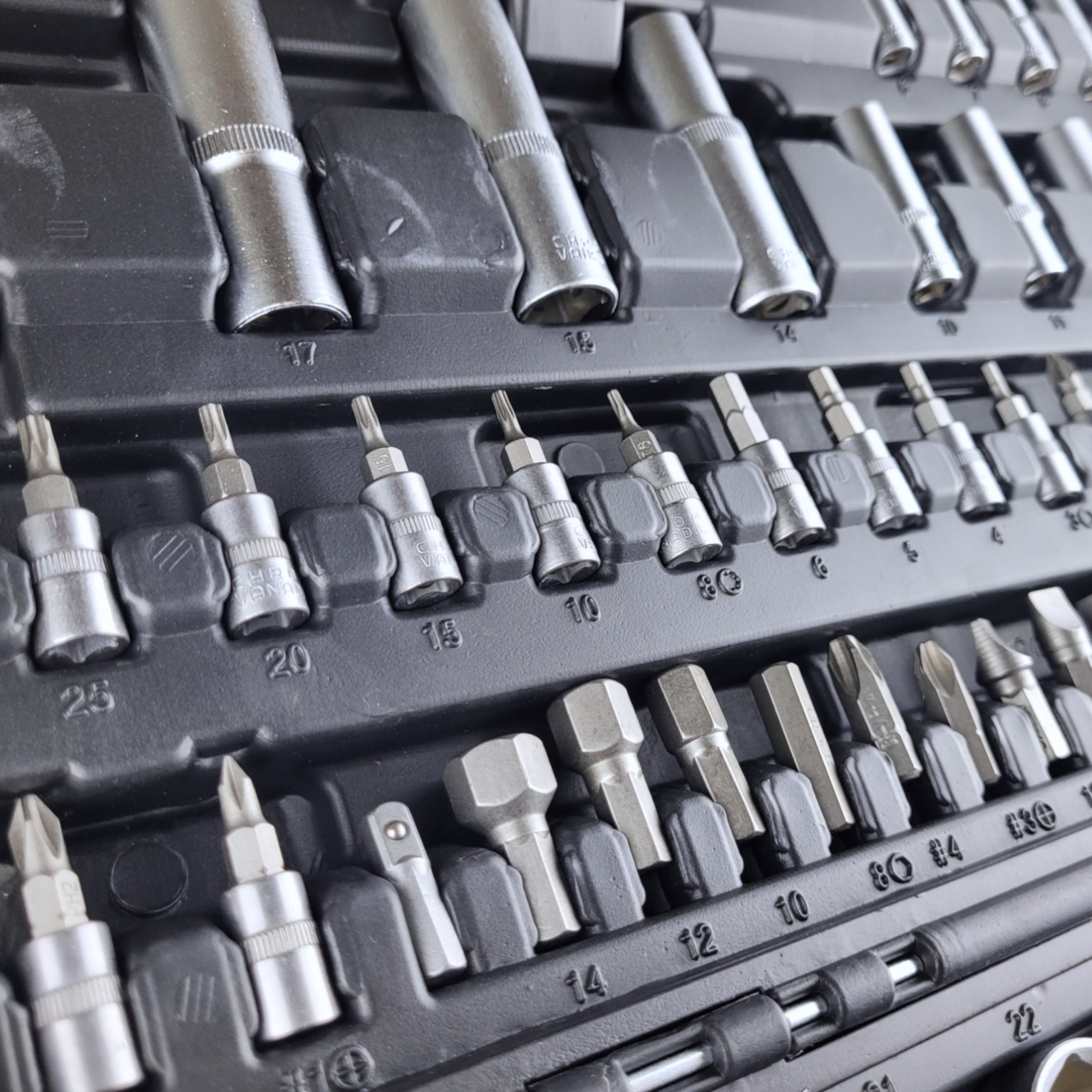 Набор инструментов для автомобиля 94 предмета CRV сталь оптом